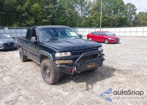 2000 Chevrolet Silverado 1500 Lt z USA, uszkodzony, nr VIN 1GCEK19T7YE271302